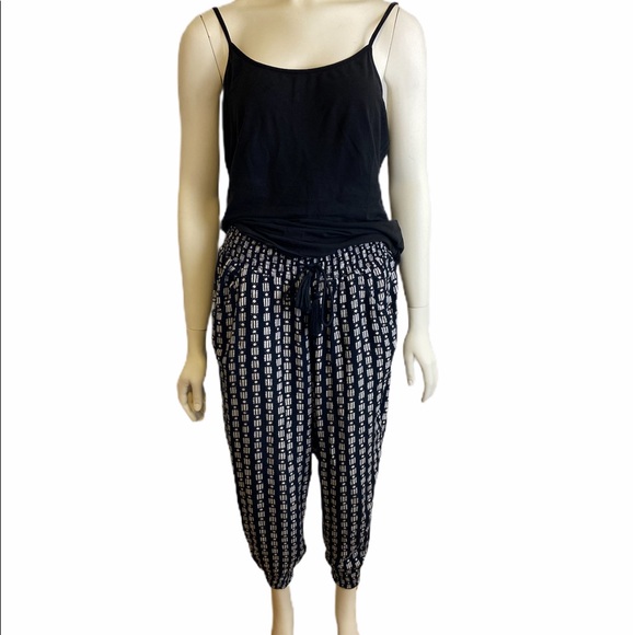 Billabong Pants - BILLABONG Black White Drawstring Beach Pants - M